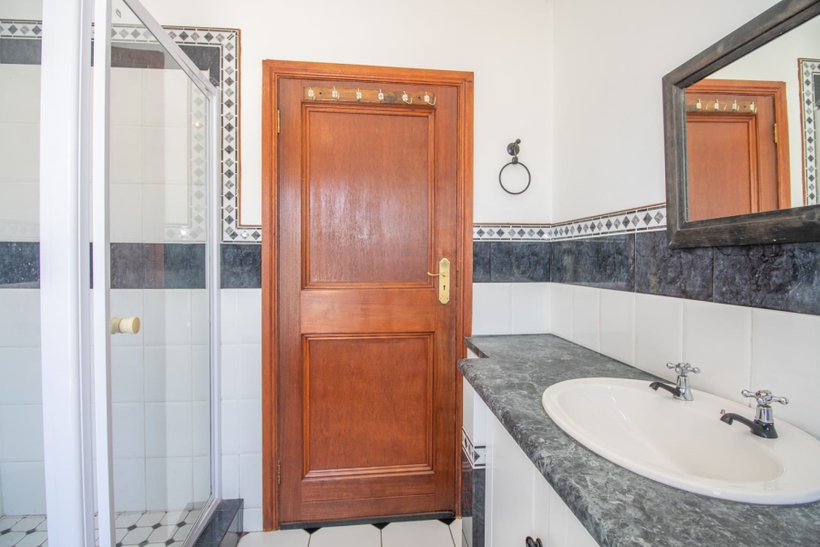 To Let 3 Bedroom Property for Rent in Capri Western Cape